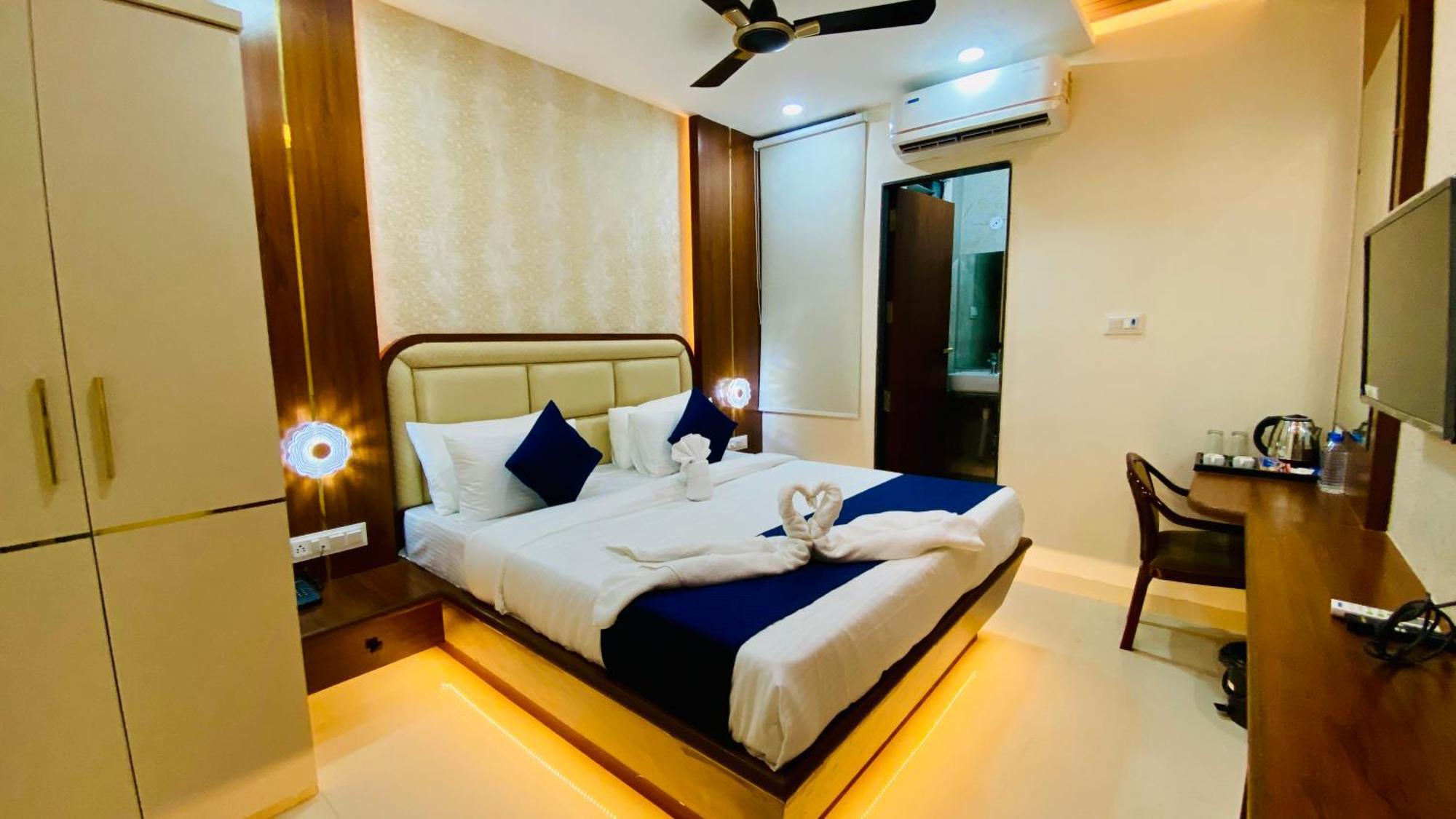 Hotel Aranyasutra Inaya, Indore Extérieur photo