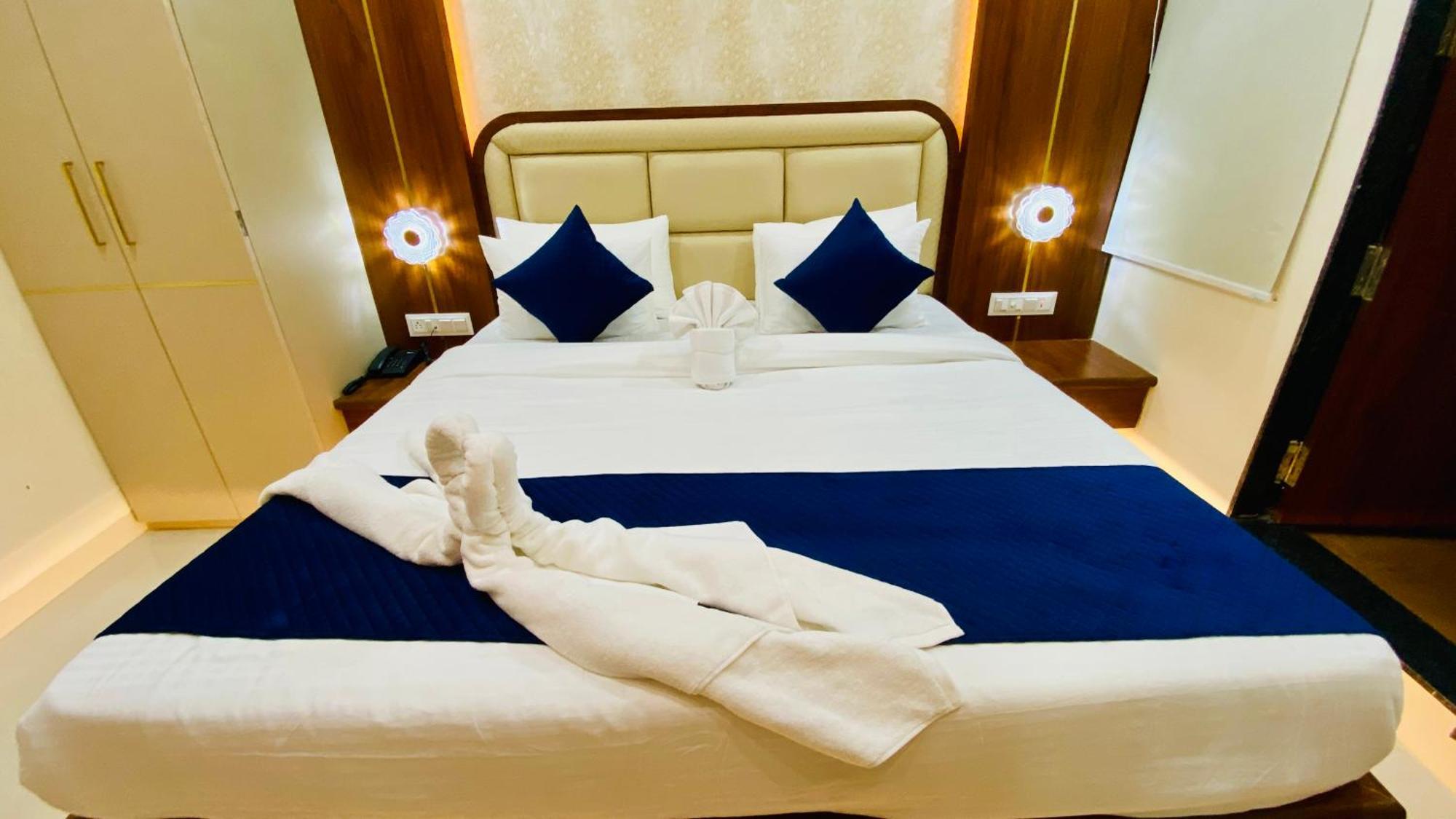 Hotel Aranyasutra Inaya, Indore Extérieur photo